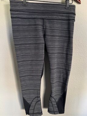 Lululemon Gray Striped Capri Workout Leggings Size 8